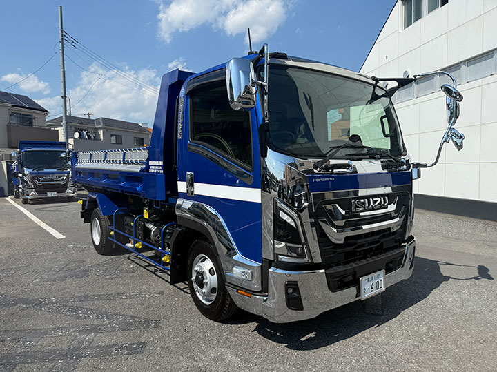いすゞ自動車㈱<br />
 4tセフティダンプ